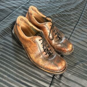 Clarks Brown Leather Oxfords with Vintage Patina